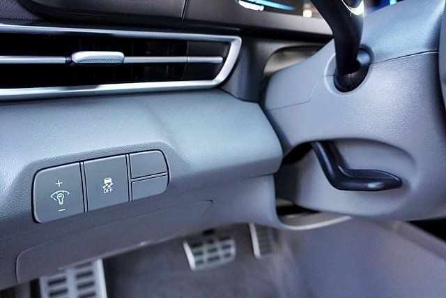 Certified 2026 Hyundai Elantra Sport FWD image 33
