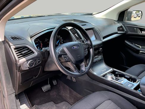 Used 2020 Ford Edge SE FWD image 18