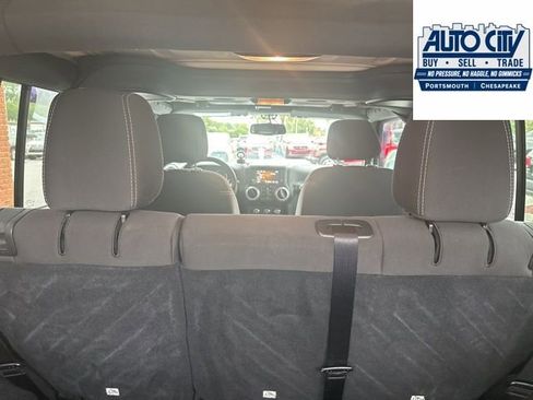 Used 2016 Jeep Wrangler Unlimited Sahara w/ Dual Top Group AWD/4WD image 9
