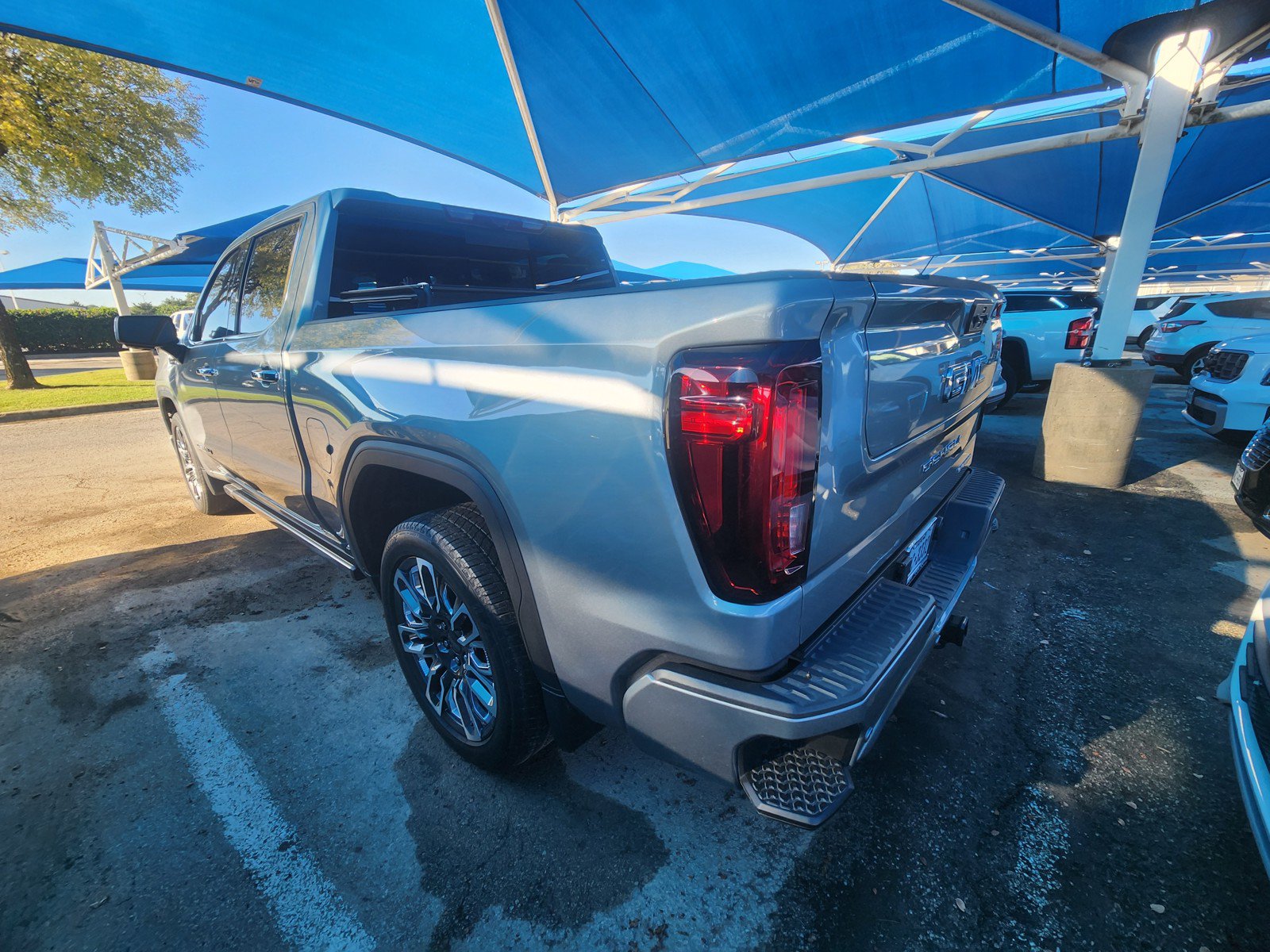 Used 2025 GMC Sierra 1500 Denali Ultimate AWD/4WD image 3