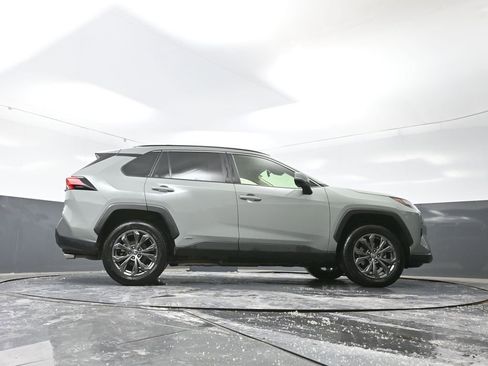 Used 2023 Toyota RAV4 XLE Premium image 50