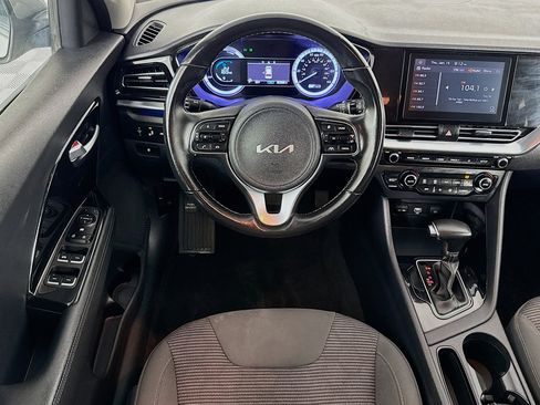 Used 2022 Kia Niro LXS image 16