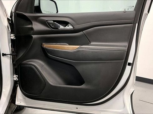 Used 2019 GMC Acadia SLE FWD image 22