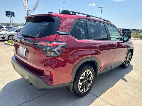 Used 2026 Subaru Forester Premium AWD/4WD image 3