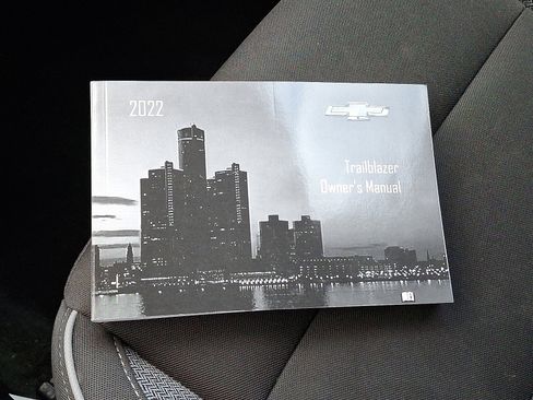 Used 2022 Chevrolet TrailBlazer LT image 25