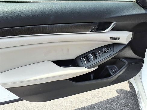 Used 2018 Honda Accord EX-L image 17