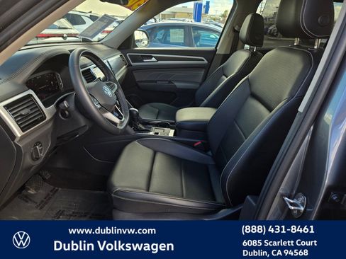 Certified 2023 Volkswagen Atlas SE w/ Panoramic Sunroof Package image 18