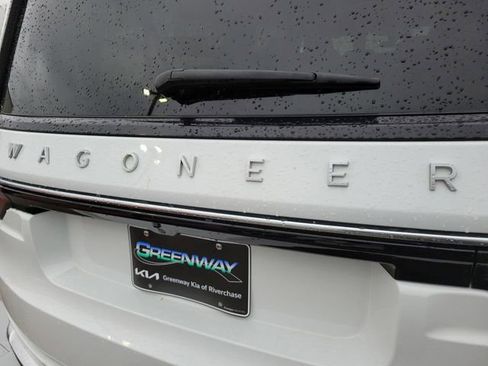 Used 2024 Jeep Wagoneer L Series II image 37