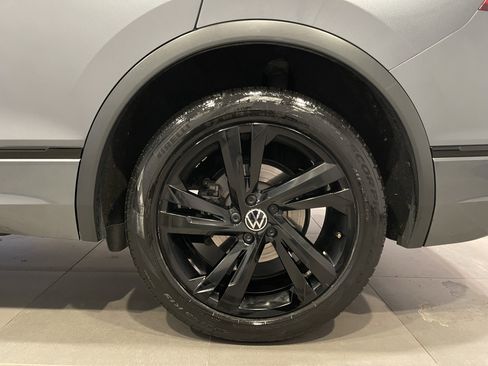 Used 2023 Volkswagen Tiguan SE R-Line AWD/4WD image 8
