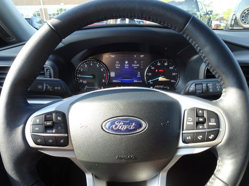Used 2023 Ford Explorer XLT w/ Equipment Group 202A AWD/4WD image 16
