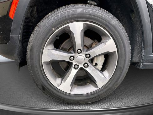 Used 2023 Jeep Grand Cherokee Limited w/ Trailer Tow Prep Group (B) image 10