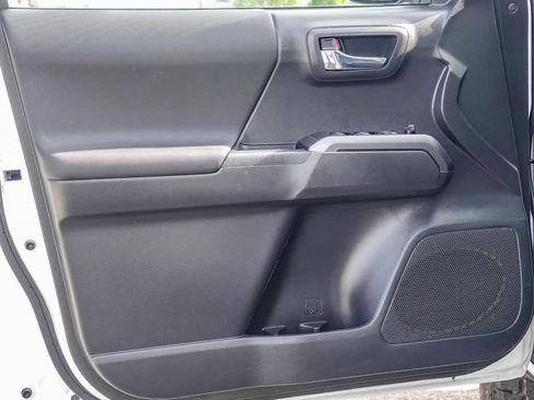 Used 2023 Toyota Tacoma TRD Off-Road image 19