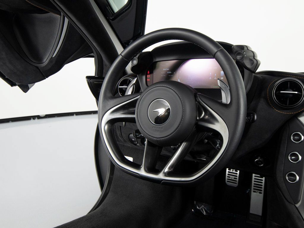 Used 2025 McLaren 750S RWD image 27