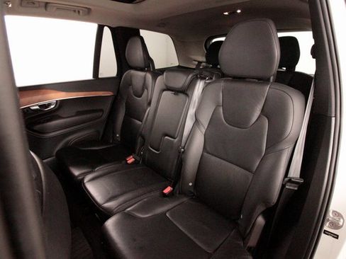 Certified 2022 Volvo XC90 T6 Momentum w/ Protection Package image 36