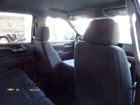 New 2026 GMC Sierra 1500 SLE image 22