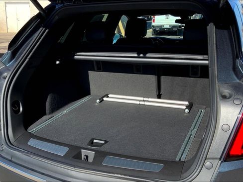 Used 2021 Cadillac XT5 Premium Luxury image 4