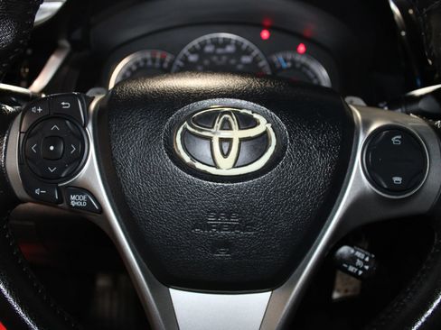 Used 2012 Toyota Camry SE FWD image 18