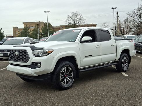 Certified 2020 Toyota Tacoma TRD Sport image 3