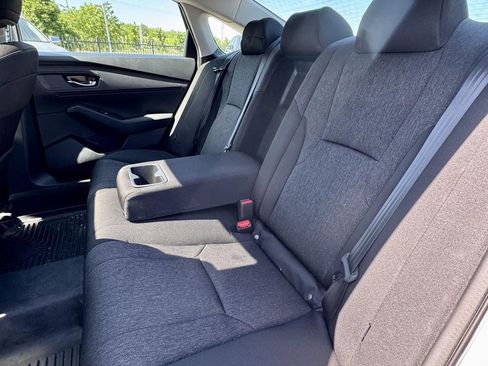 Used 2025 Honda Accord SE image 10