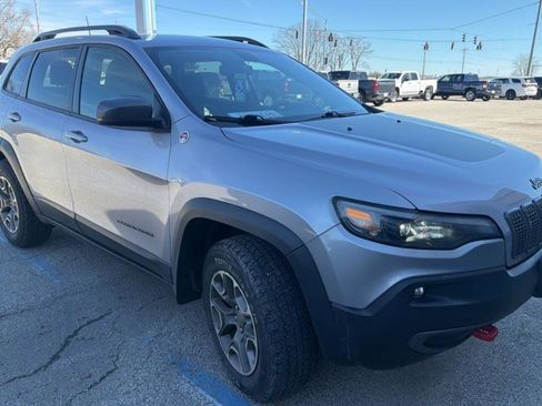 Used 2020 Jeep Cherokee Trailhawk w/ Cold Weather Group image 5