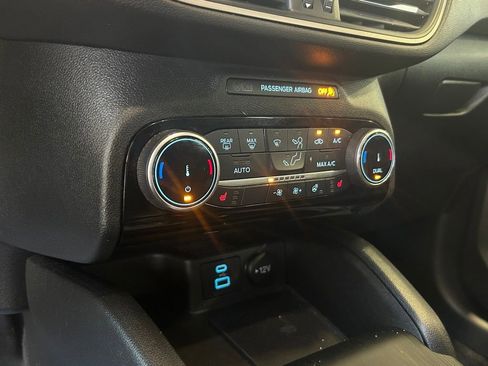 Certified 2022 Ford Escape SEL image 37