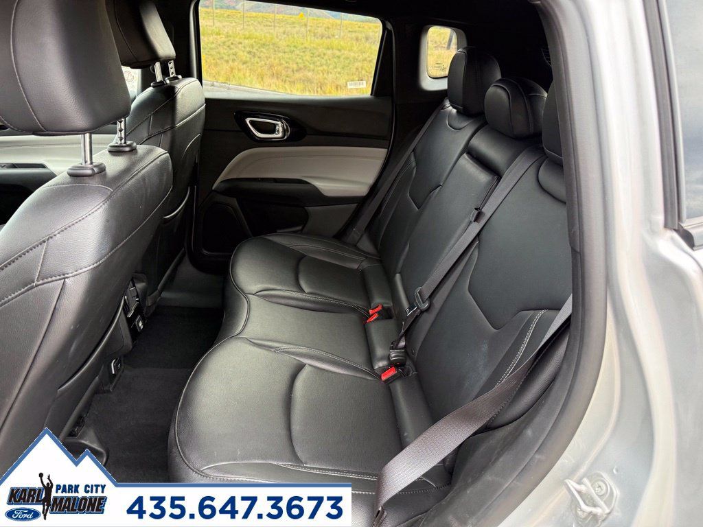 Used 2025 Jeep Compass Limited AWD/4WD image 26
