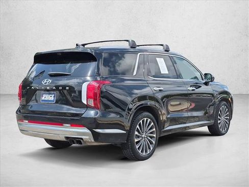 Used 2023 Hyundai Palisade Calligraphy FWD image 5