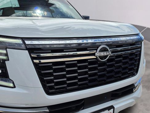 Used 2025 Nissan Armada Platinum Reserve AWD/4WD image 11