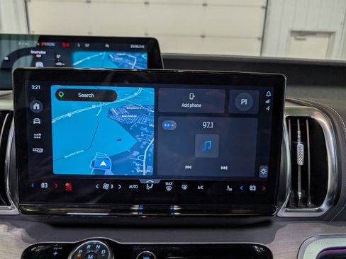 Used 2025 Ford Expedition Platinum image 24