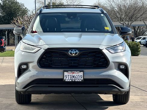 Certified 2025 Toyota Highlander XLE image 11