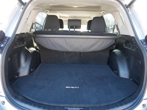Used 2016 Toyota RAV4 XLE image 18