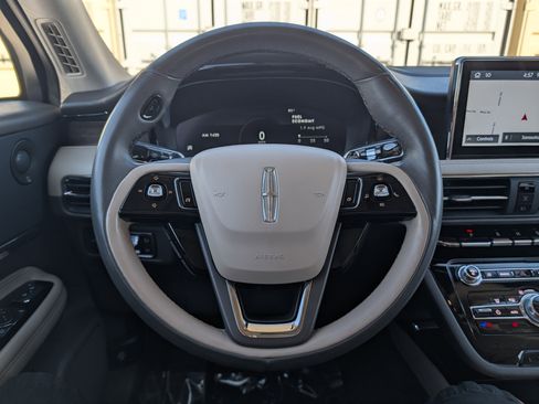 Used 2021 Lincoln Corsair Reserve image 27