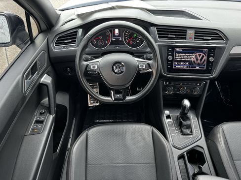 Used 2020 Volkswagen Tiguan SE R-Line FWD image 12