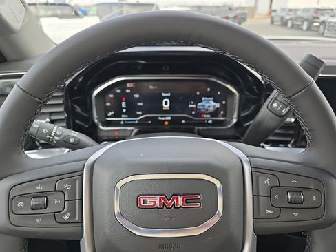 Used 2025 GMC Sierra 1500 Elevation image 11