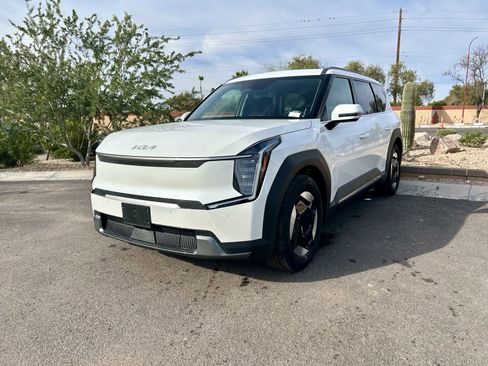 Used 2024 Kia EV9 Wind image 7