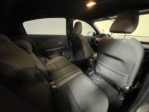 Used 2019 Honda HR-V Sport image 12