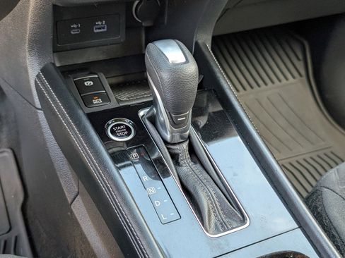 Used 2023 Nissan Kicks SV w/ Interior Electronics Package FWD image 16