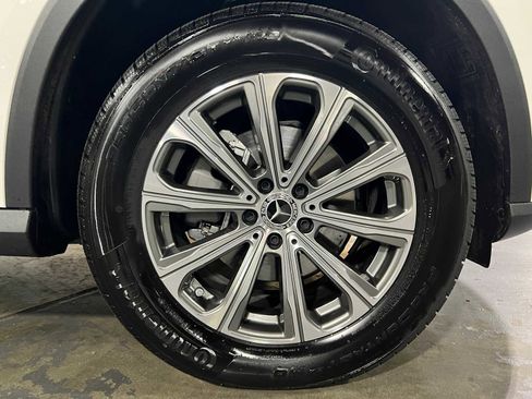 Certified 2025 Mercedes-Benz GLC 300 4MATIC image 9