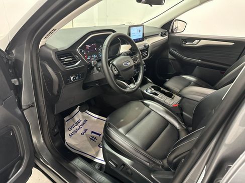 Used 2022 Ford Escape SEL image 16