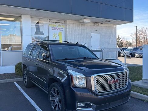 Used 2016 GMC Yukon Denali image 1