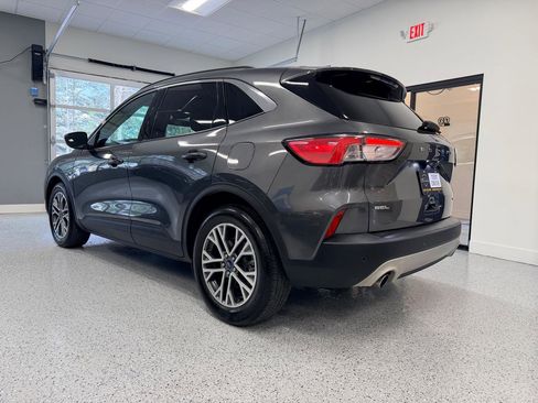 Used 2020 Ford Escape SEL image 5