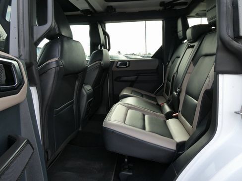 Used 2024 Ford Bronco Wildtrak image 17