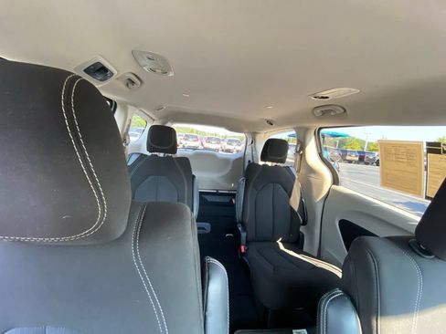 Used 2023 Chrysler Voyager LX FWD image 26