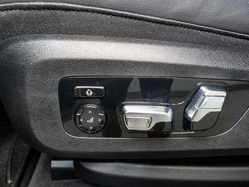 Used 2022 BMW X5 xDrive40i w/ M Sport Package image 17