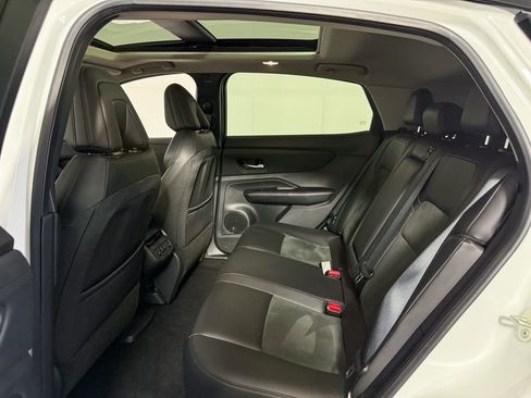 Used 2025 Nissan Ariya EVOLVE+ e-4ORCE image 38