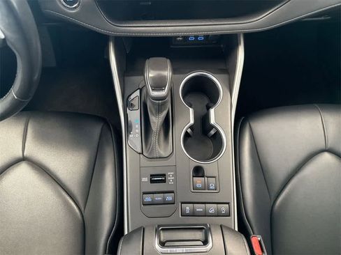 Used 2022 Toyota Highlander XLE image 34