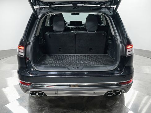 Used 2025 Lincoln Aviator AWD image 6