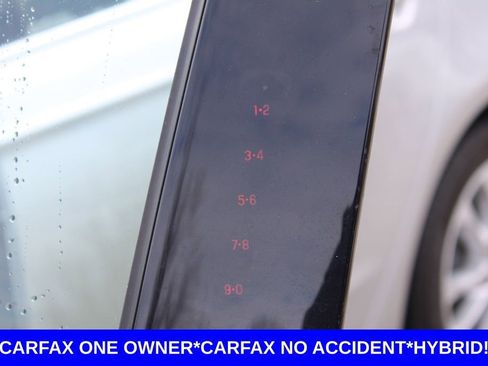 Used 2019 Ford Fusion SE image 15