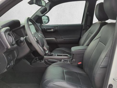 Certified 2023 Toyota Tacoma TRD Off-Road image 10