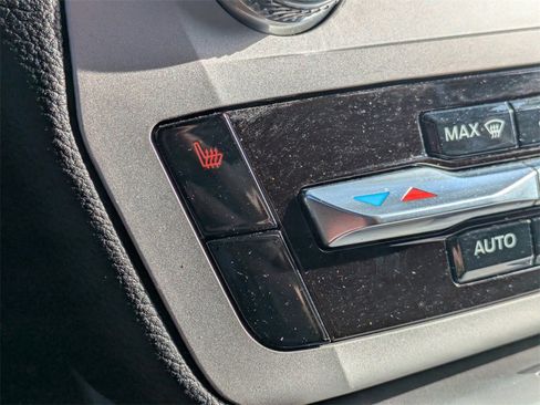 Used 2024 Ford Explorer XLT image 24